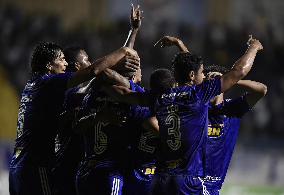 Depois de empatar por 1 a 1 com o Boa, em jogo nico da segunda fase da Copa do Brasil, o Cruzeiro venceu nos pnaltis por 5 a 4 e avanou na competio. Partida foi realizada no Estdio Melo, em Varginha, na Regio Sul de Minas.