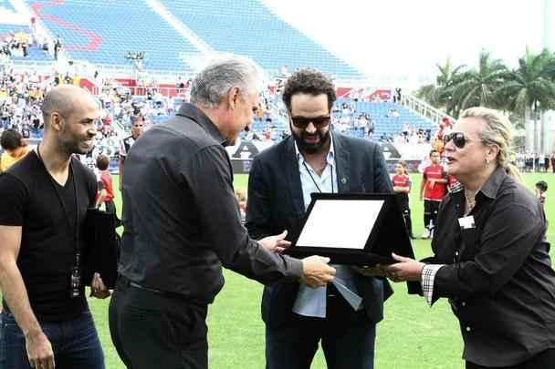 Atlético inicia o ano em que disputará outras cinco competições com uma taça