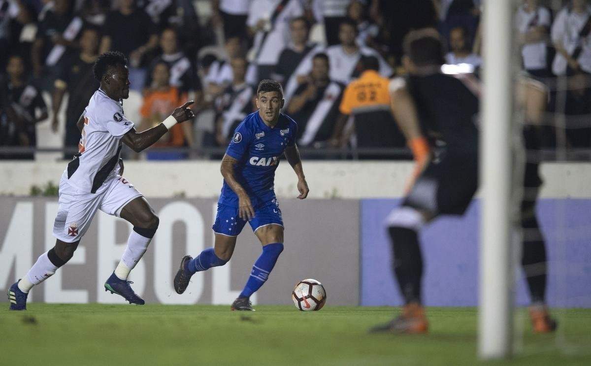 Cruzeiro goleou Vasco por 4 a 0 e causou a ira da torcida cruz-maltina em So Janurio