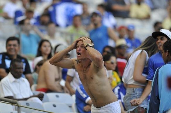 Torcida do Cruzeiro no clssico contra o Atltico no Mineiro