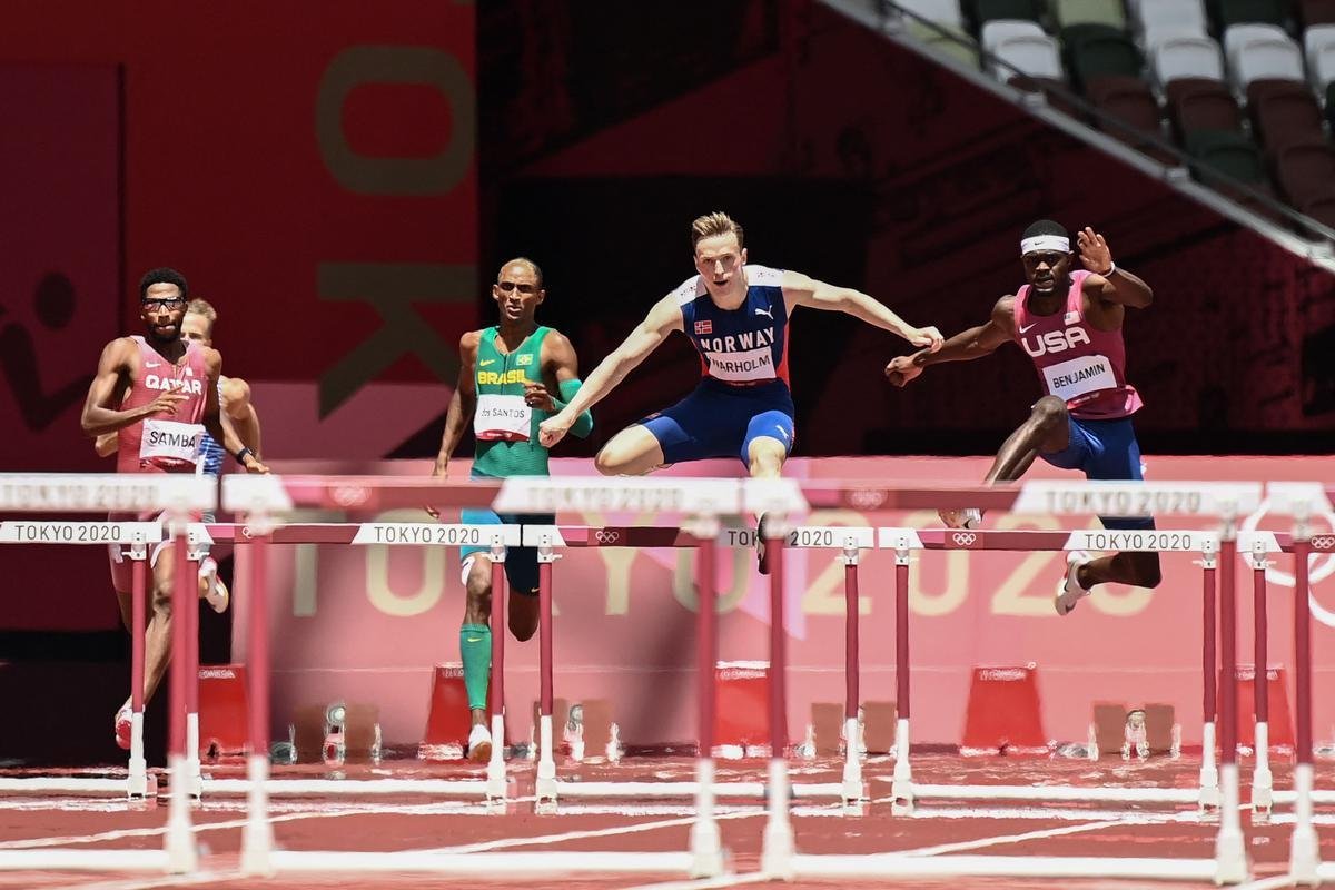 Alisson dos Santos conquistou bronze nos 400m com barreira em Tquio; veja a festa do Piu, o Malvado