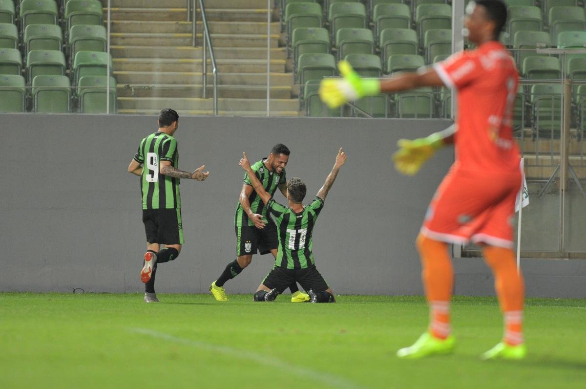 Fotos da partida entre Amrica e URT, no Independncia, pela sexta rodada do Campeonato Mineiro