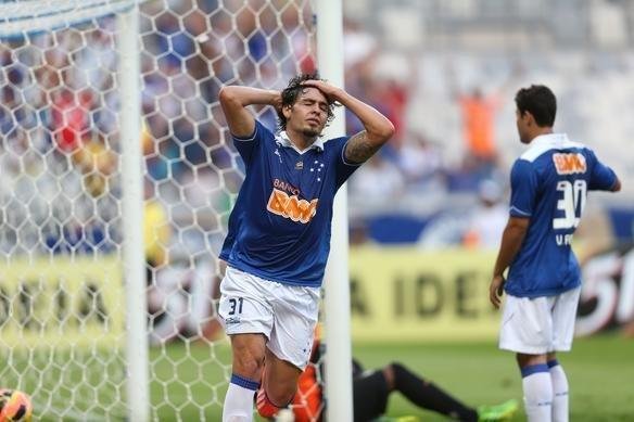 Imagens do jogo entre Cruzeiro e Santos, no Mineiro, pela 13 rodada da Srie A