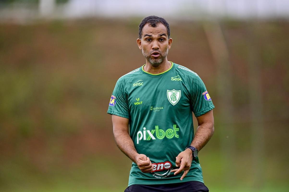 Amrica treina nesta segunda-feira (31/10), no CT Lanna Drumond, focado na partida contra o Internacional