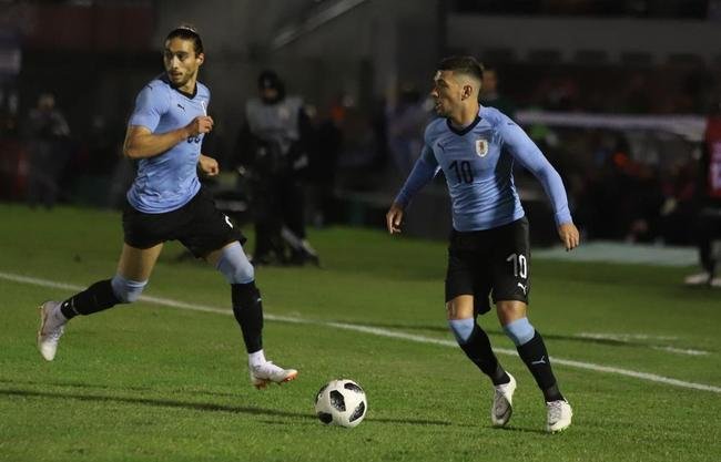 Arrascaeta, do Cruzeiro, marcou primeiro gol do Uruguai em vitria sobre Uzbequisto, em Montevidu
