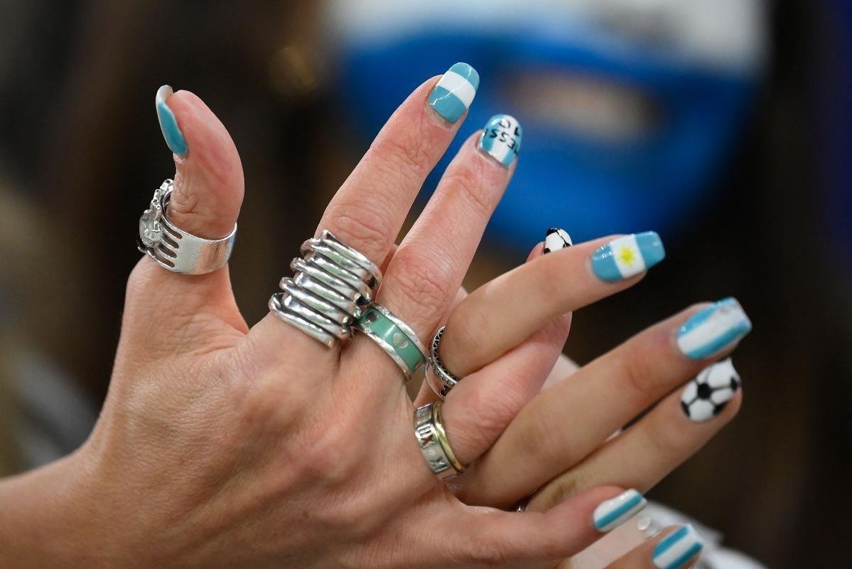 Torcedores de Argentina e Austrlia, que se enfrentaram pelas oitavas de final da Copa do Mundo