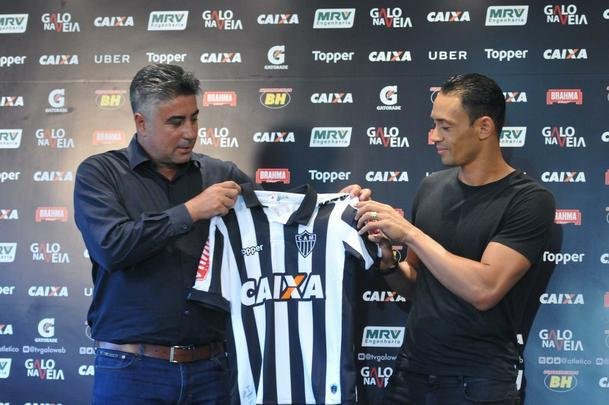Atltico voltou ao trabalho nesta quinta-feira e apresentou Ricardo Oliveira; alm do atacante, presidente Sergio Sette Cmara e diretor de futebol Alexandre Gallo falaram com os jornalistas
