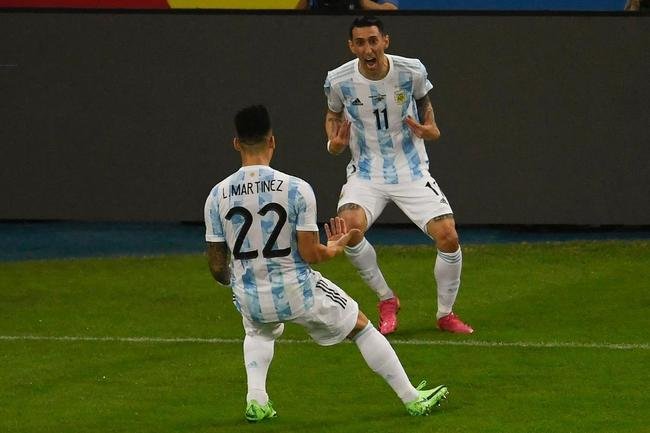 Argentina venceu Brasil por 1 a 0, no Maracan, e conquistou 15 ttulo da Copa Amrica. Gol foi marcado pelo meia-atacante Di Mara