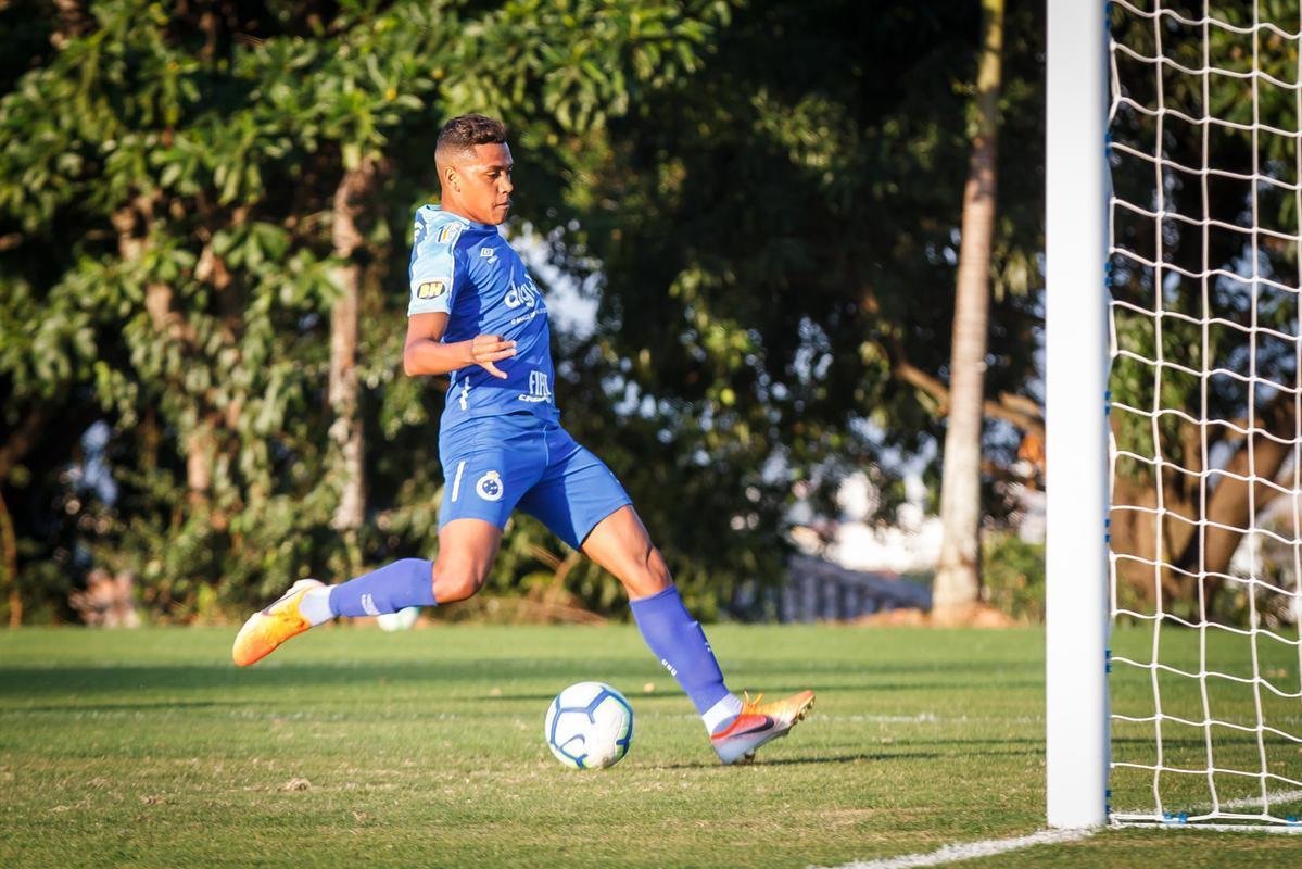 Fotos da vitria do Cruzeiro sobre o Inter de Minas por 2 a 0, neste sbado, na Toca da Raposa 2