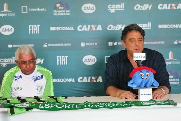 Técnico Givanildo Oliveira foi apresentado no CT Lanna Drumond pelo presidente Marcus Salum e comandou seu primeiro treino visando ao jogo de quinta-feira, contra o Internacional, em Porto Alegre