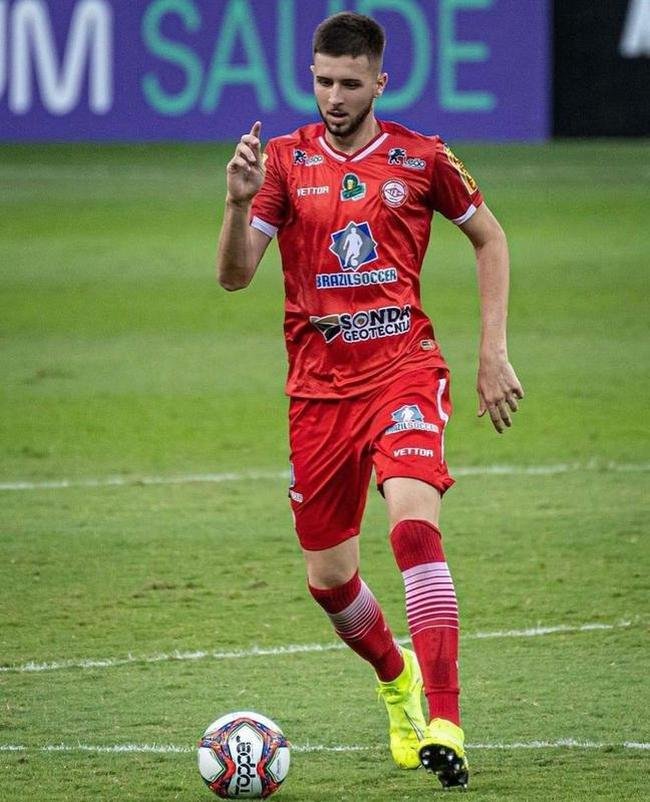 Wesley Augusto, zagueiro