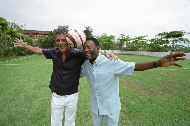 27/03/2006 - Pel com o cantor Chico Buarque 