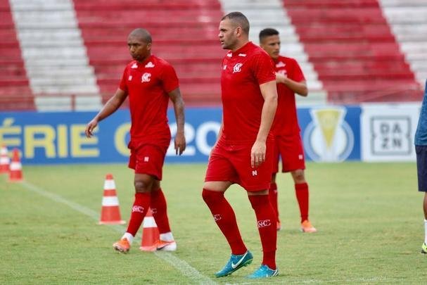 Timbu treinou nesta quarta-feira no Estádio dos Aflitos visando o confronto de volta das quartas de finais da Série C.