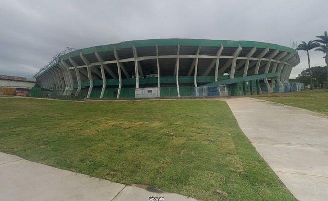 Estádio Ramón Tahuichi Aguilera, Santa Cruz de la Sierra (Bolívia) - a casa do Oriente Petrolero é situada em Santa Cruz de la Sierra, onde a altitude é mais baixa que a de Belo Horizonte: 416 metros. O estádio comporta aproximadamente 35 mil espectadores.