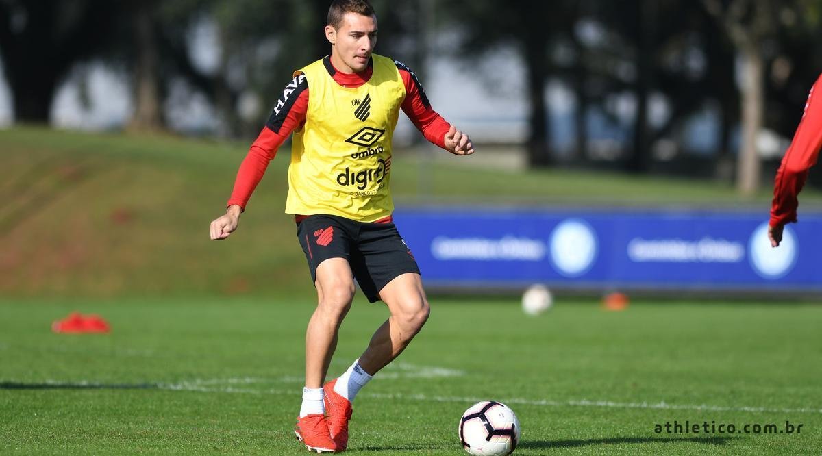 Marco Rubén (Athletico-PR): atacante, 32 anos, cinco jogos