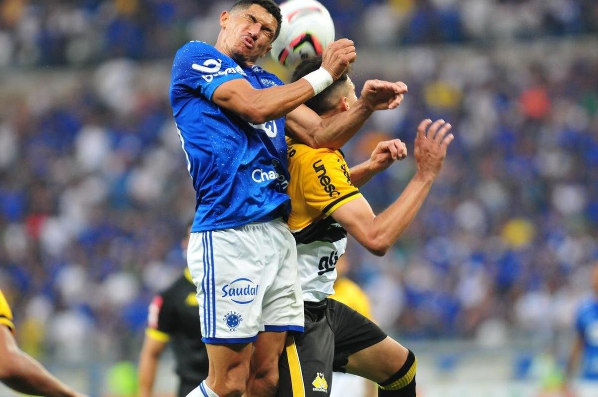 Fotos do jogo entre Cruzeiro e Cricima, neste domingo (4), no Mineiro, pela 28 rodada da Srie B