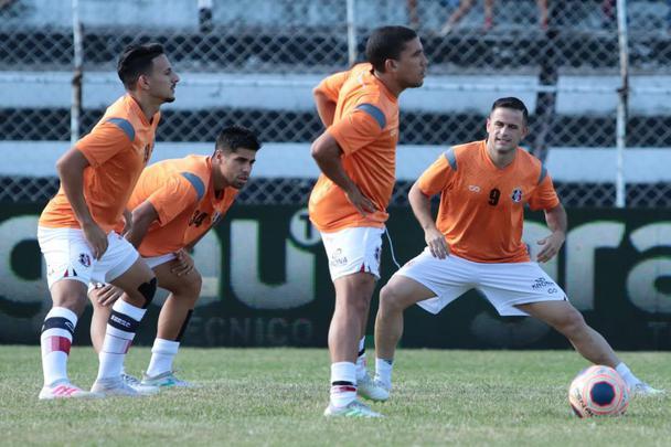 Equipes se enfrentaram em jogo que fora adiado da quarta rodada, no estádio Lacerdão, e ficaram no 0 a 0