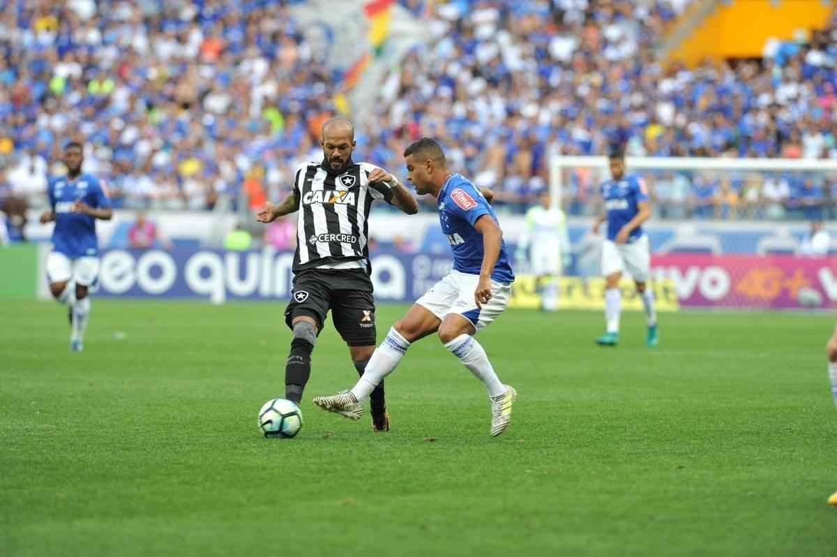 Imagens do jogo entre Cruzeiro e Botafogo, pela 19 rodada do Brasileiro, no Mineiro