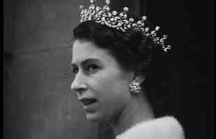 Postagem do Tottenham - O Tottenham Hotspur se une  nao em luto pela morte de Sua Majestade a Rainha Elizabeth II. O Clube gostaria de estender suas condolncias a todos os membros da Famlia Real neste momento triste.