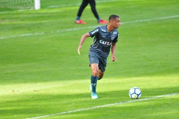 Fotos da apresentao e primeiro treino de Leandrinho no Atltico