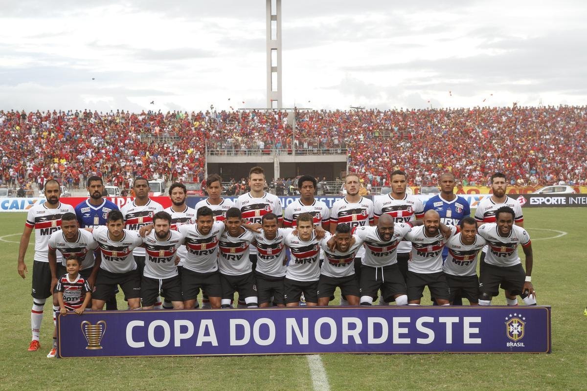 Em uma partida cheia de tensão e com o clima de rivalidade extrema em Campina Grande, o Santa Cruz foi valente para fazer valer a vantagem obtida no Arruda e, com o empate, garantir o inédito título da Copa do Nordeste frente ao Campinense