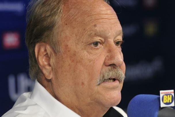 Cruzeiro apresentou o volante Jadson e o lateral-direito Luis Orejuela, primeiros reforos para a temporada