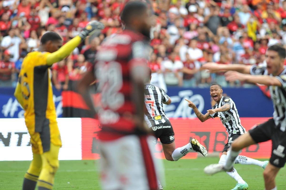 Fotos do empate por 2 a 2 entre Atltico e Flamengo na final da Supercopa do Brasil, na Arena Pantanal, em Cuiab