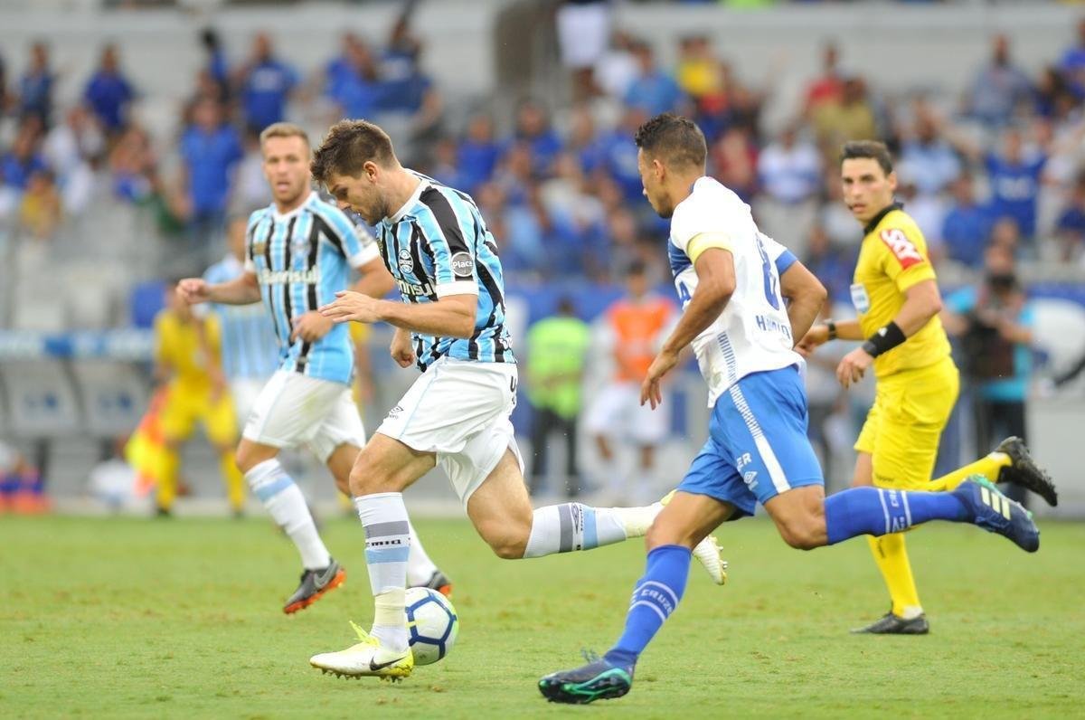 Cruzeiro estreou novo uniforme neste sbado, contra o Grmio
