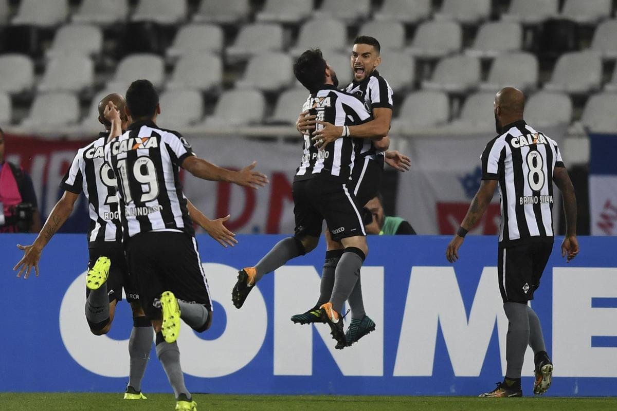 Oitavas de final de 2017 - Botafogo venceu o Nacional, do Uruguai, por 1 a 0 fora de casa no primeiro jogo. Na segunda partida, venceu em casa por 2 a 0 e se classificou.