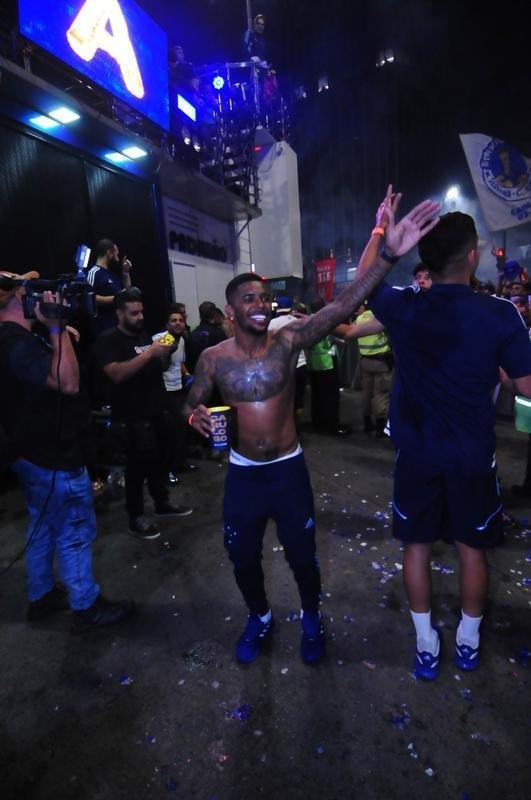 Festa do Cruzeiro na Praa 7 de Setembro, em Belo Horizonte, em comemorao ao acesso  Srie A do Campeonato Brasileiro de 2023