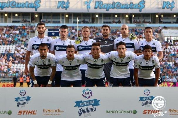Uniforme do Gimnasia La Plata, da Argentina