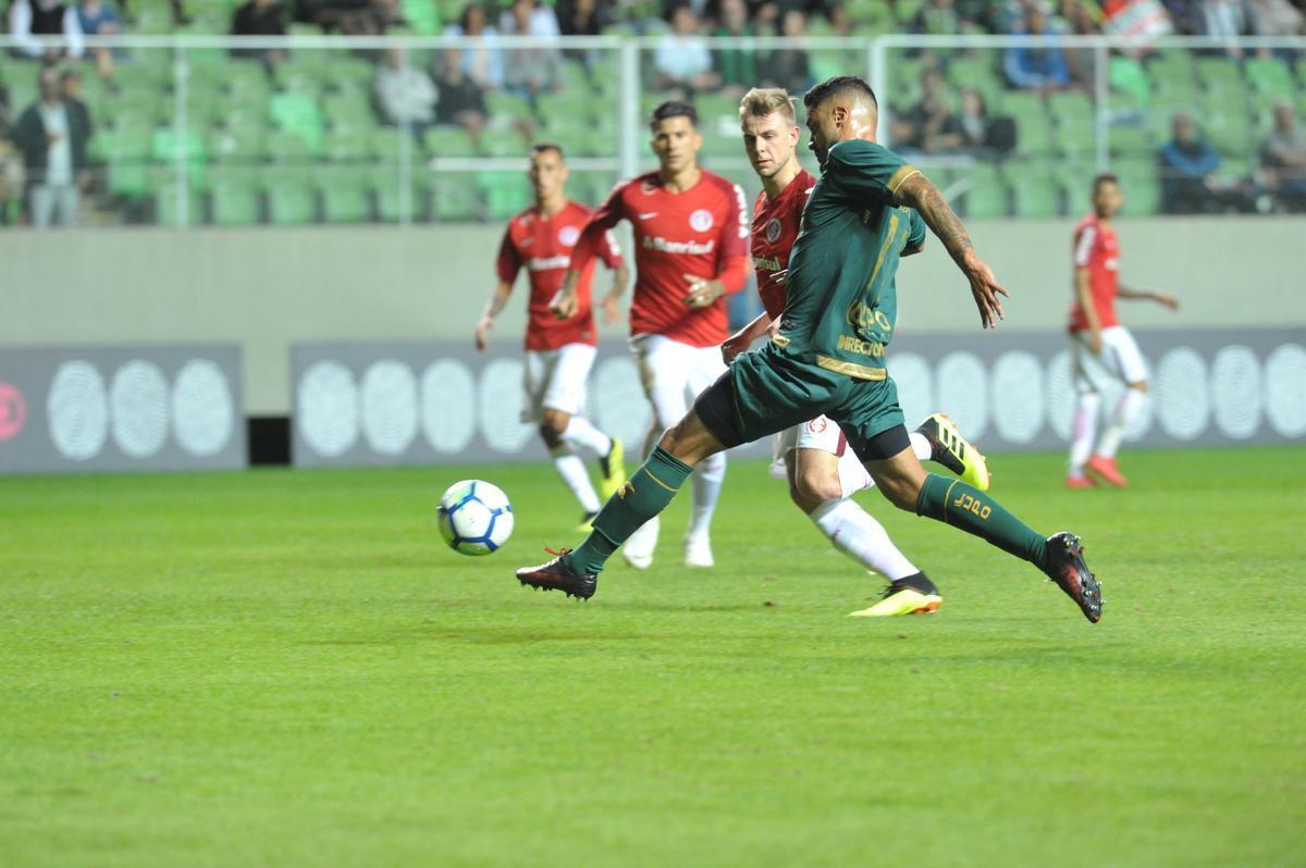Fotos do jogo entre Amrica e Internacional, no Independncia, pela 15 rodada do Campeonato Brasileiro