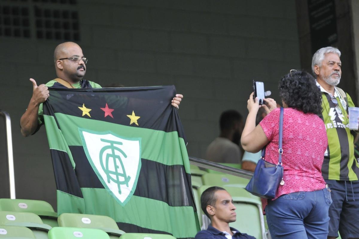 Torcida alviverde compareceu ao Independncia para a estreia do Coelho na temporada