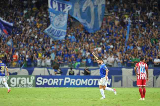 Qual o público pagante de Cruzeiro e Náutico?