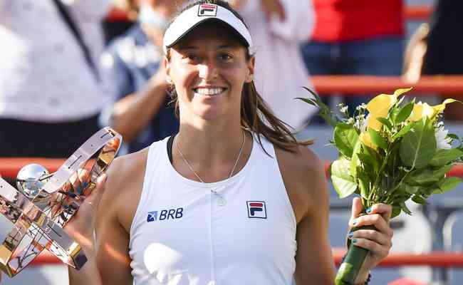 Luisa Stefani é vice-campeã do WTA 500 de Adelaide, na Austrália