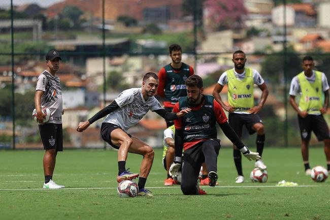 Depois da derrota para a Caldense, por 2 a 1, em Poos de Caldas, jogadores do Atltico voltaram ao trabalho nesta sexta-feira na Cidade do Galo.