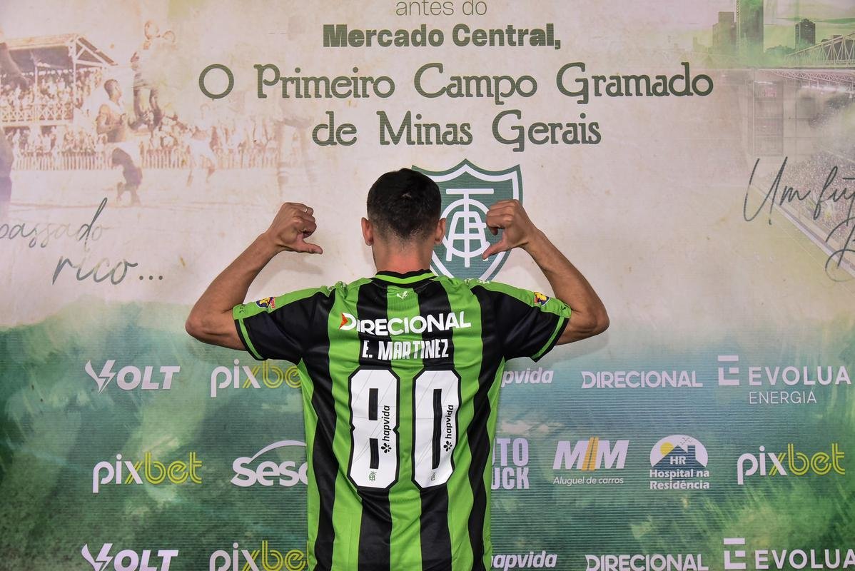 O meia argentino Emmanuel Martinez foi apresentado pelo Am�rica nesta ter�a-feira (16/8), em evento realizado no Mercado Central, em Belo Horizonte. 
