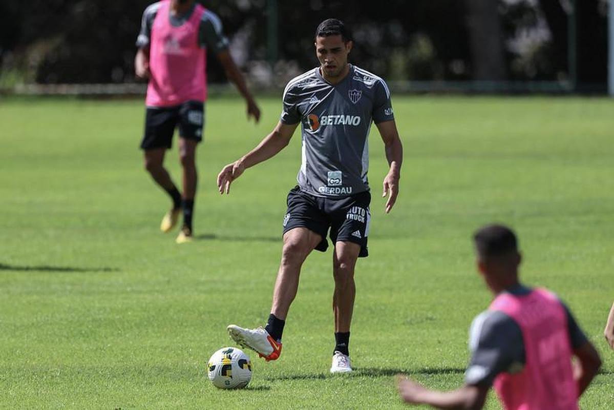 Atltico treina na Cidade do Galo sob o comando de Lucas Gonalves, tcnico interino permanente. Turco Mohamed foi demitido na manh desta sexta-feira (22).