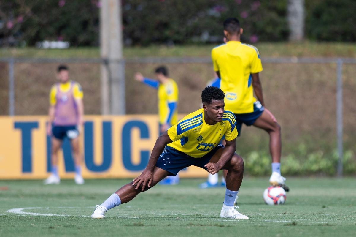 Cruzeiro precisa vencer o Amrica por dois gols de diferena para ir  final do Mineiro 