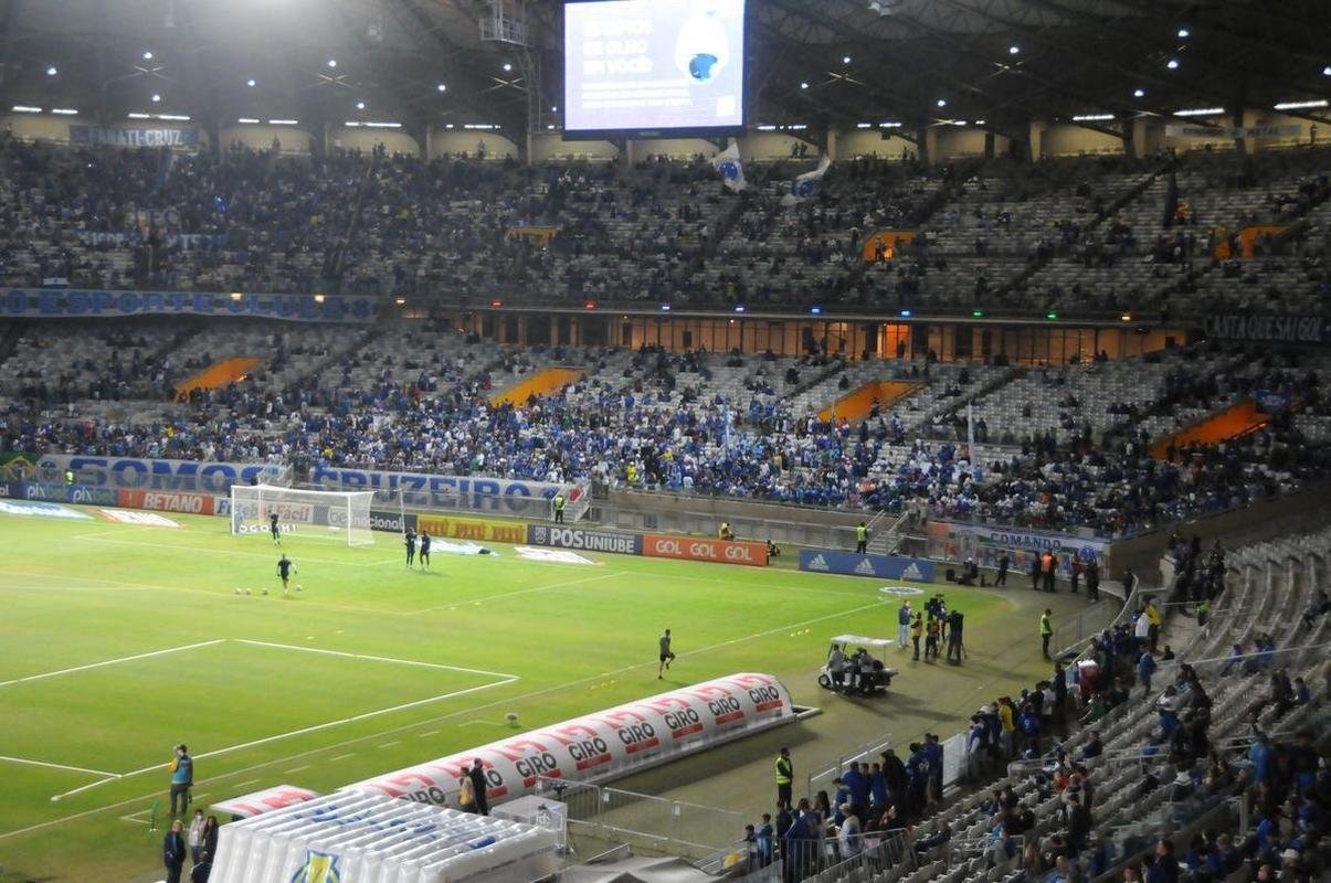 Fotos da torcida do Cruzeiro no Mineiro durante a partida contra o Sport, nesta tera-feira (28/6), pela 15 rodada da Srie B do Campeonato Brasileiro