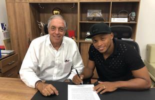 Juan Camilo Ziga: lateral se transferiu do Napoli para o Atltico Nacional