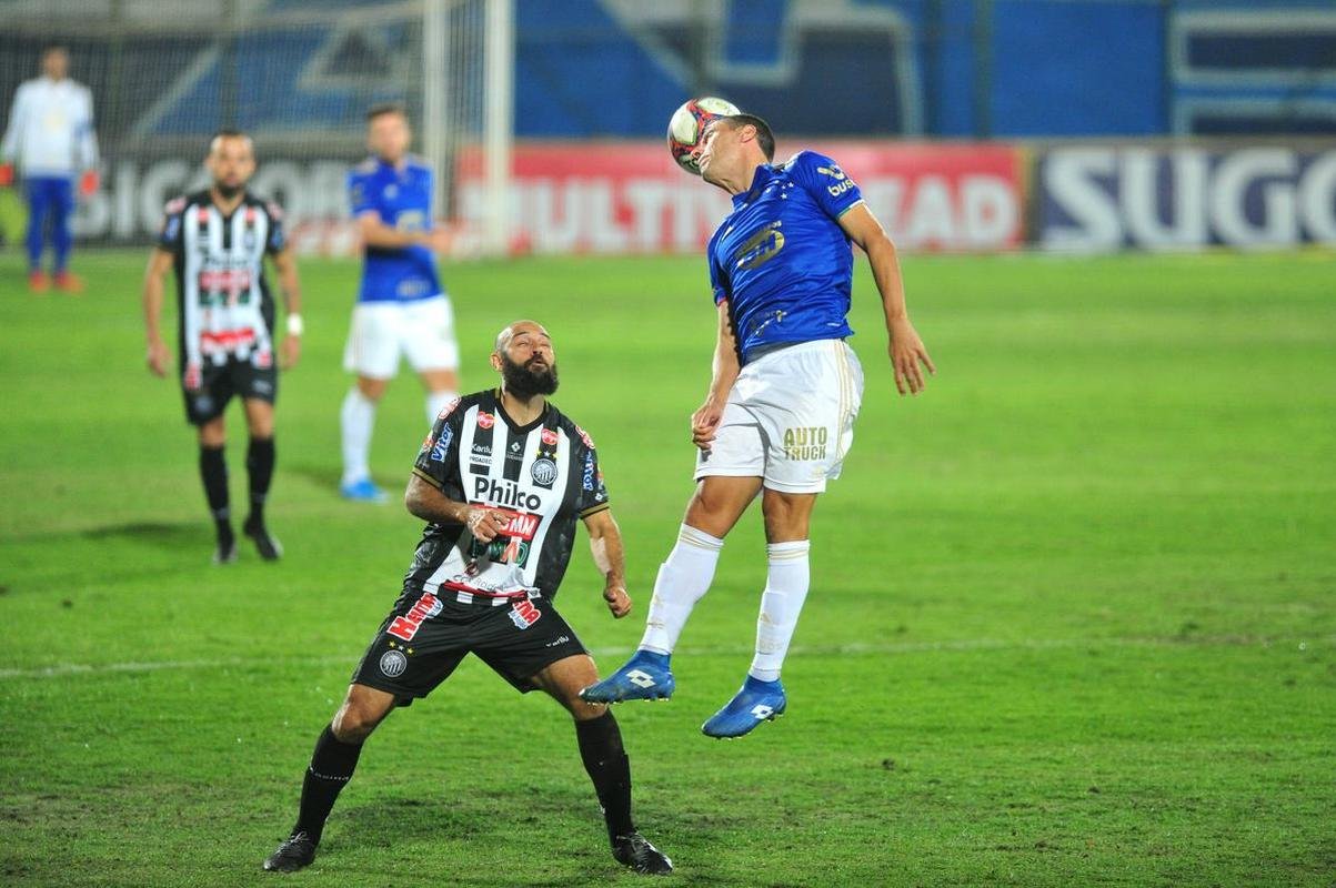 Imagens de Cruzeiro x Operrio, na Arena do Jacar, em Sete Lagoas, pela 24 rodada da Srie B