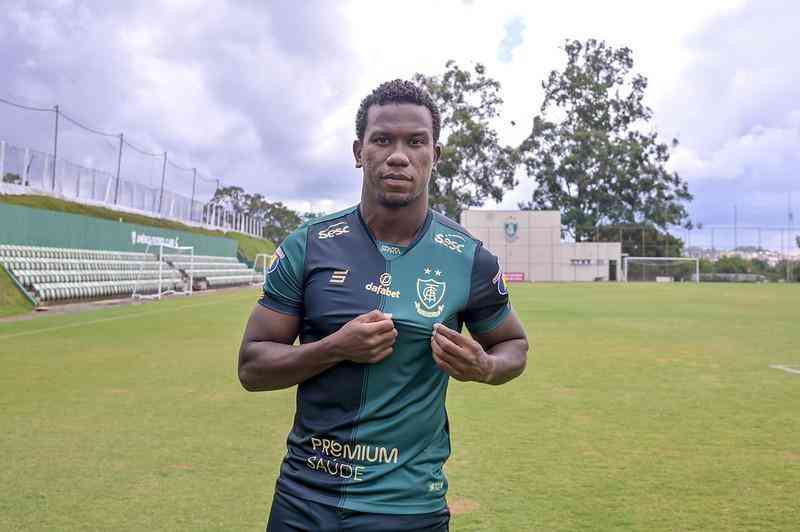 O atacante Ribamar foi o terceiro reforo confirmado pelo Amrica. O ex-jogador do Vasco assinou um vnculo com o clube mineiro at o fim da temporada de 2021.