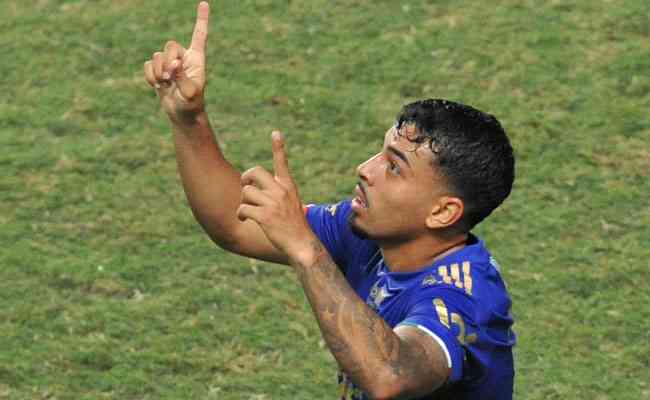 Matheus Bidu marcou o primeiro gol do Cruzeiro na vitria por 2 a 1 sobre o Uberlndia