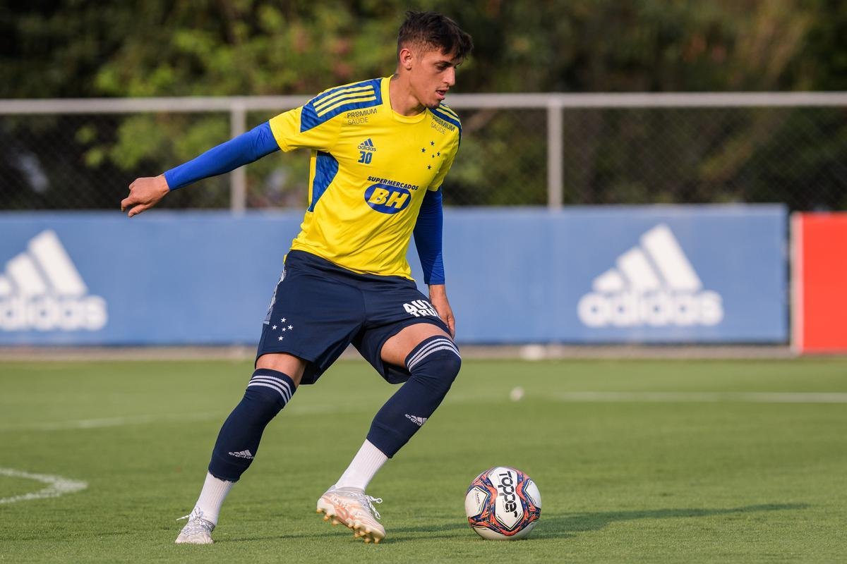 Fotos do treino do Cruzeiro na Toca da Raposa II nesta segunda-feira