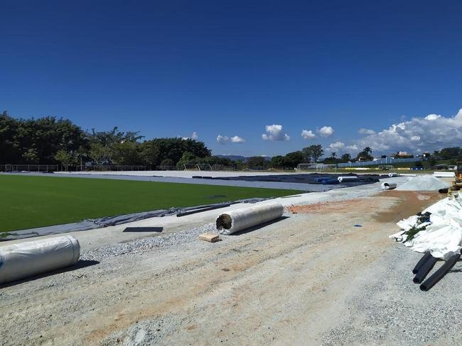 Visual do gramado sinttico da Toca da Raposa II