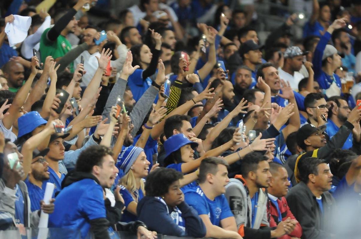 Torcedores do Cruzeiro no jogo com o Vila Nova, no Mineiro