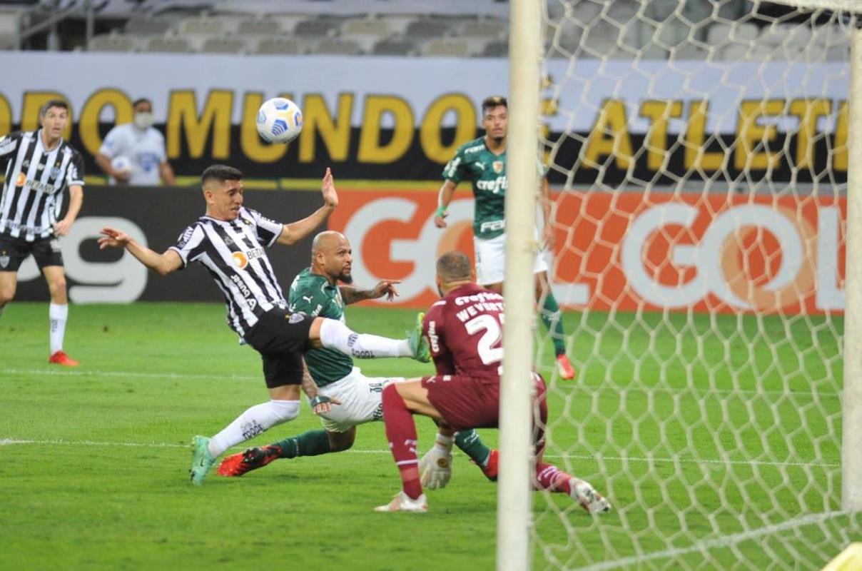 Fotos do duelo vlido pela 16 rodada da Srie A do Campeonato Brasileiro, no Mineiro, em Belo Horizonte
