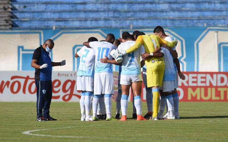 Londrina - Semifinalista do Campeonato Paranaense (13 jogos, 4 vitórias, 8 empates e 1 derrota - 51,3% de aproveitamento)