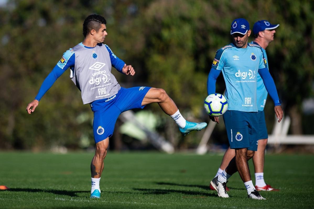 Sob o comando de Rogério Ceni, Cruzeiro treinou nesta sexta-feira na Toca da Raposa para o duelo contra o Santos, pela 15° rodada do Campeonato Brasileiro